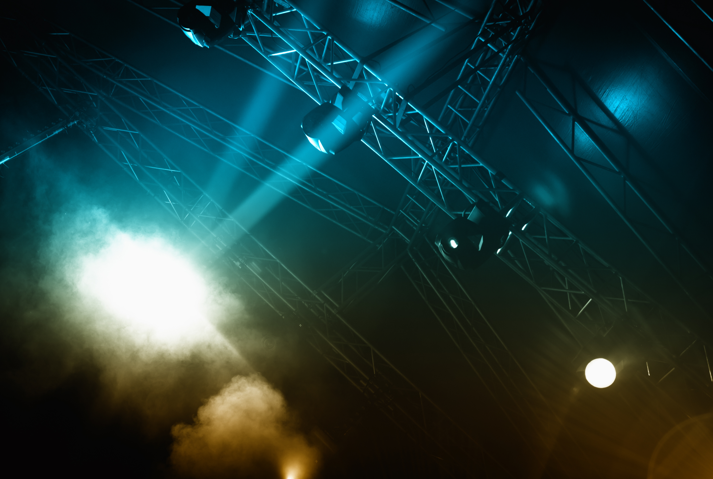 Choosing the Right Stage Lighting for Your Church