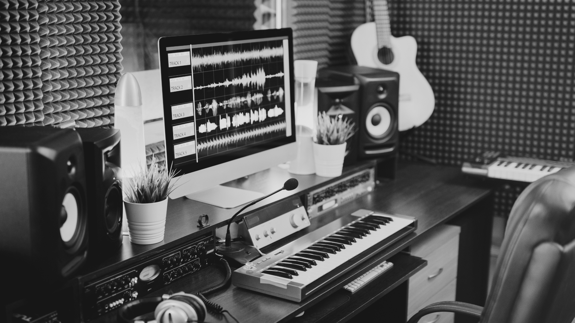 Choosing the Best Studio Monitors for Your Home Studio