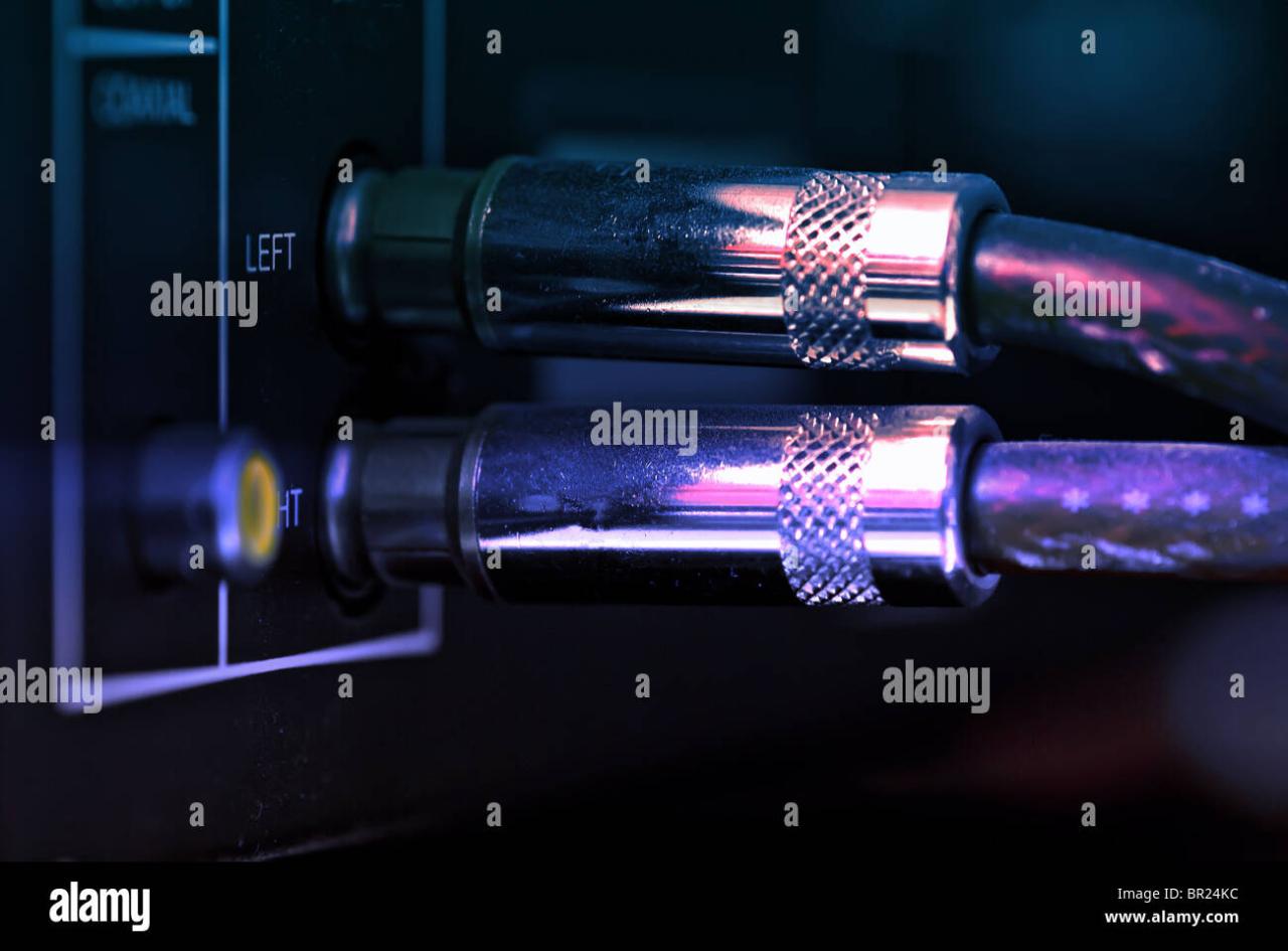 Hi-Fi audio connection Stock Photo - Alamy